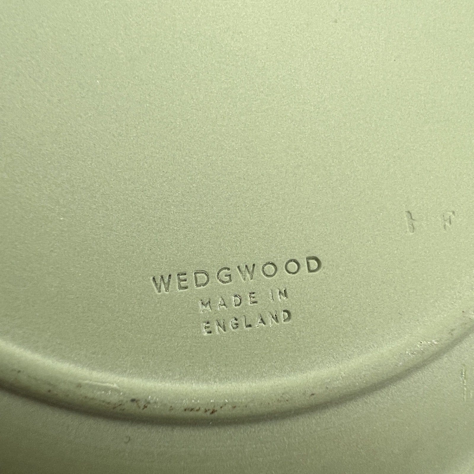 Piattino in porcellana Inglese Wedgwood verde Vintage stile neoclassico 900 Categoria  Vasi e Portafiori