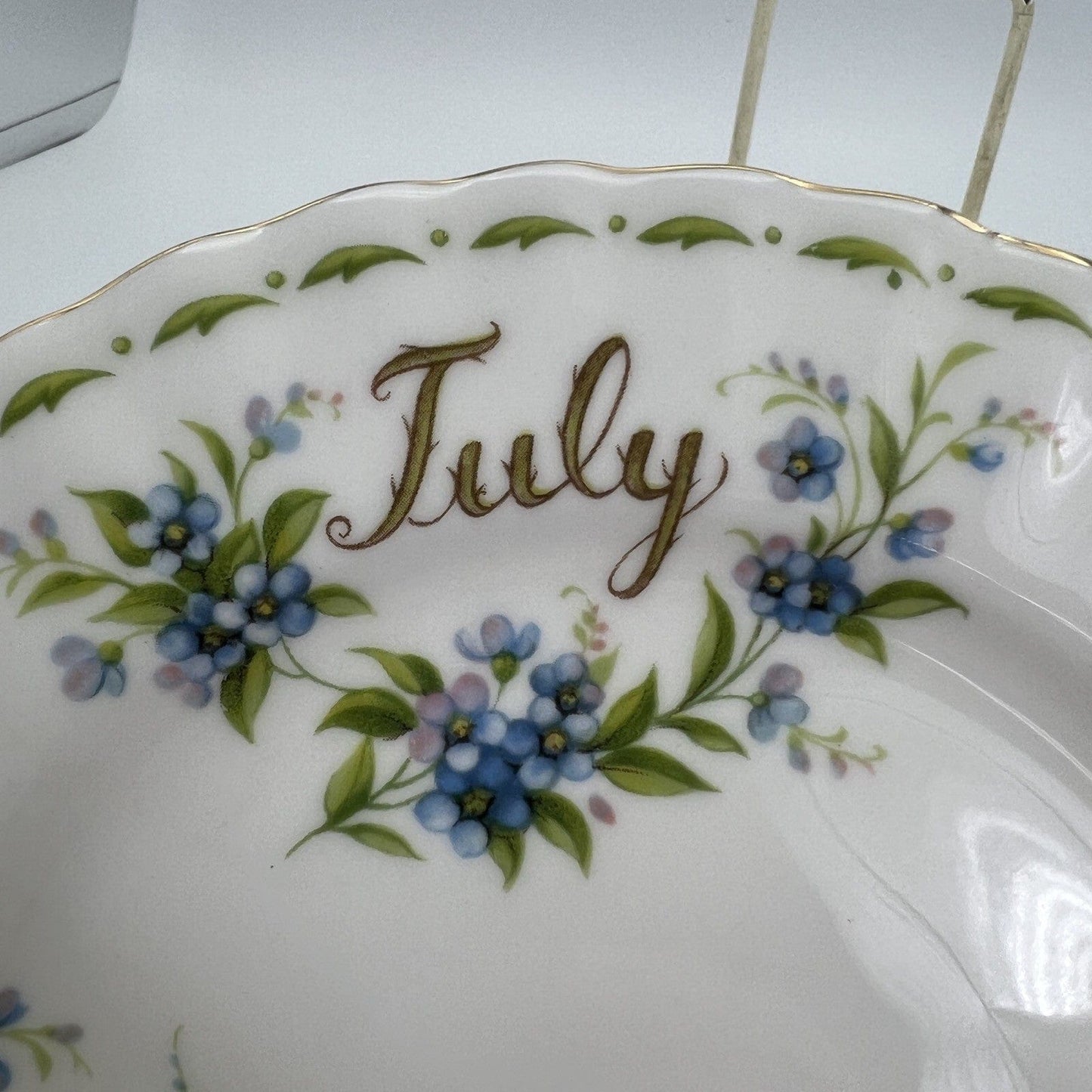 Piattino piatto da dolce per tazza tazzina Royal Albert con mese inglese LUGLIO Categoria  Servizio tazze - Tazze