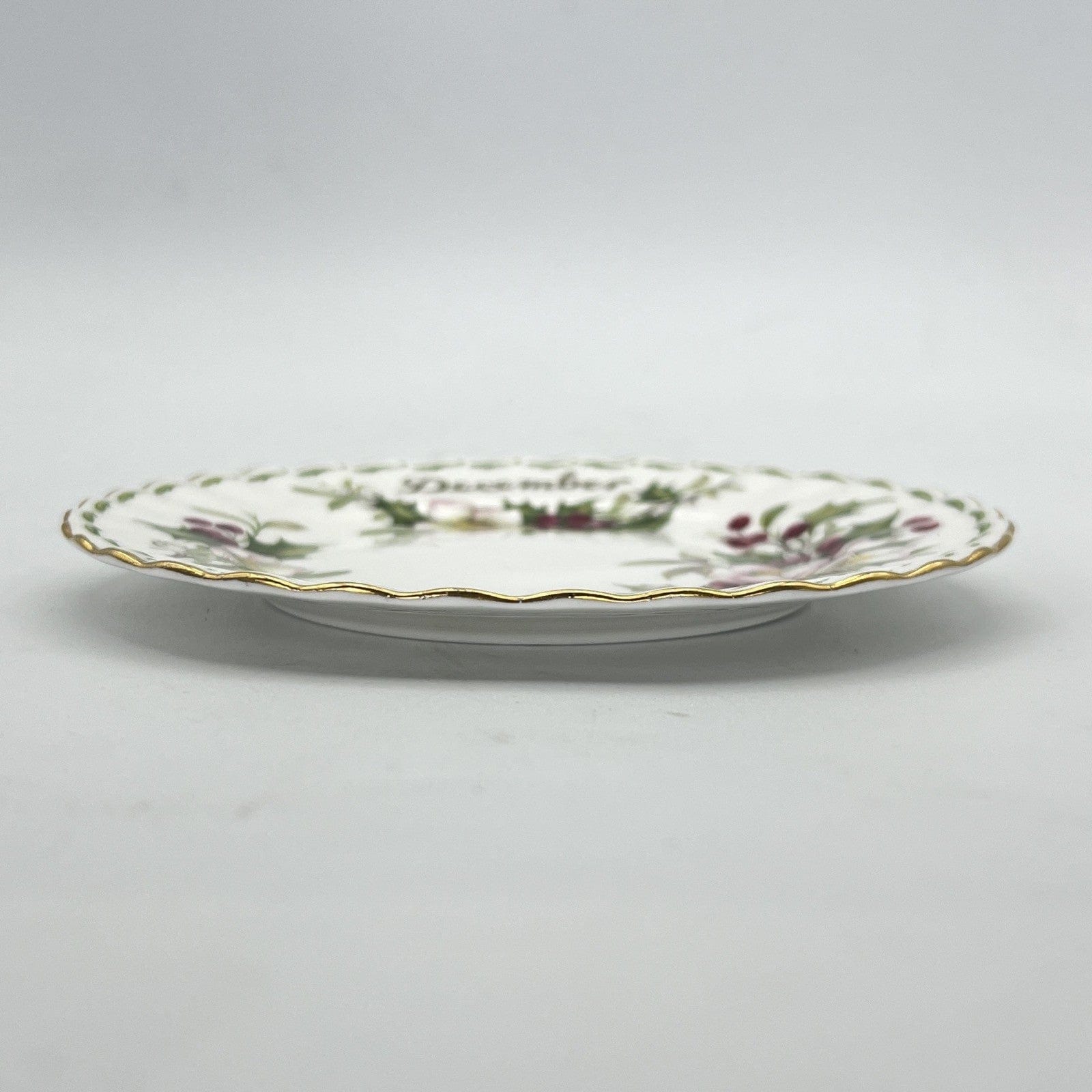 Piattino piatto da dolce per tazza tazzina Royal Albert mese inglese DICEMBRE Categoria  Servizio tazze - Tazze