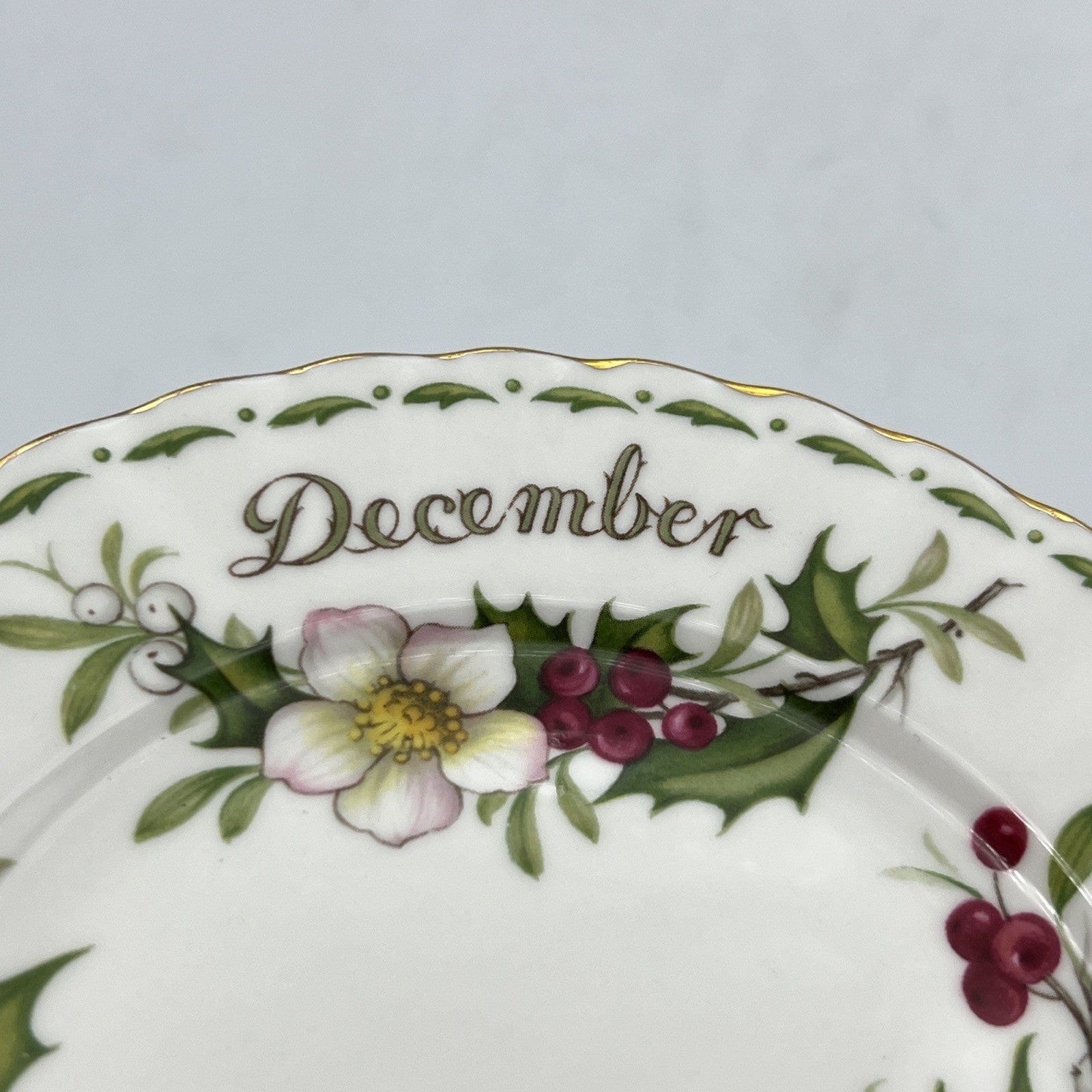 Piattino piatto da dolce per tazza tazzina Royal Albert mese inglese DICEMBRE Categoria  Servizio tazze - Tazze