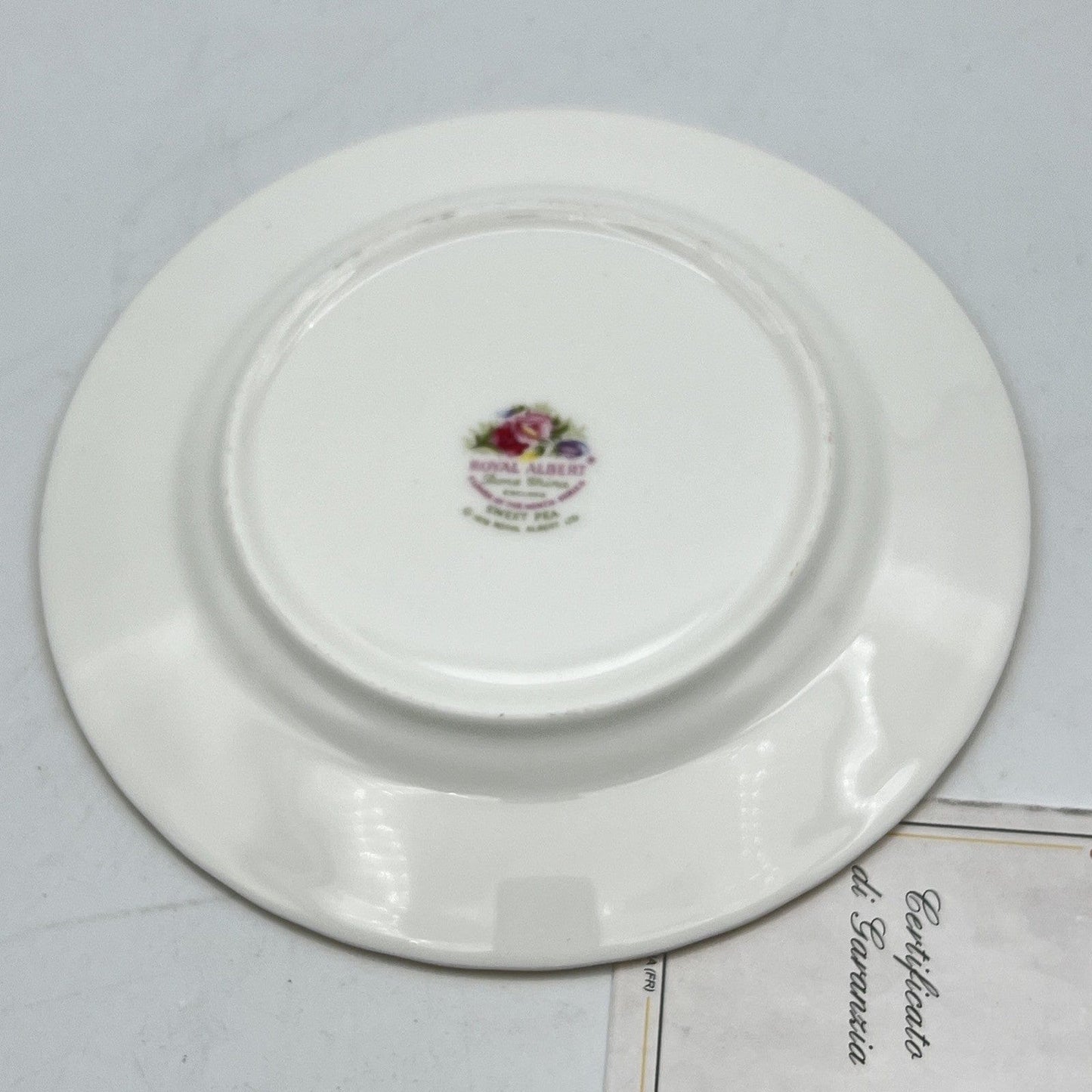 Piattino piatto da dolce per tazza tazzina TRIO Royal Albert mese inglese APRILE Categoria  Servizio tazze - Tazze