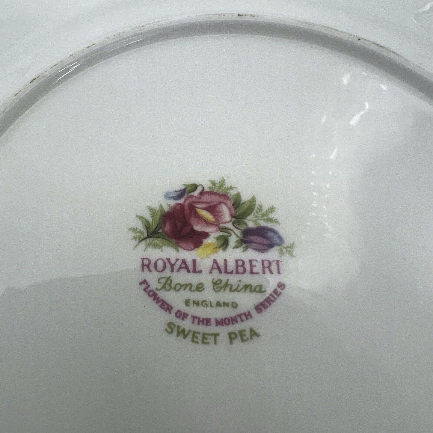 Piattino piatto da dolce per tazza tazzina TRIO Royal Albert mese inglese APRILE Categoria  Servizio tazze - Tazze