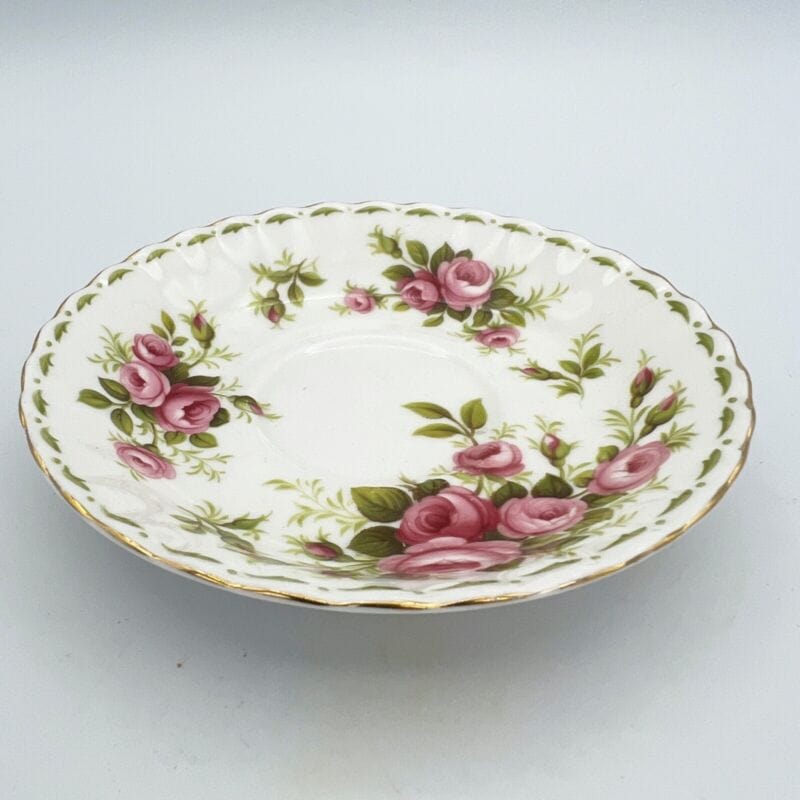 Piattino sottotazza in porcellana Royal Albert Mese di Giugno Roses Vintage Categoria  Ceramiche e Porcellane