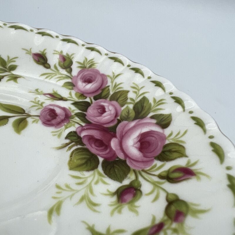Piattino sottotazza in porcellana Royal Albert Mese di Giugno Roses Vintage Categoria  Ceramiche e Porcellane