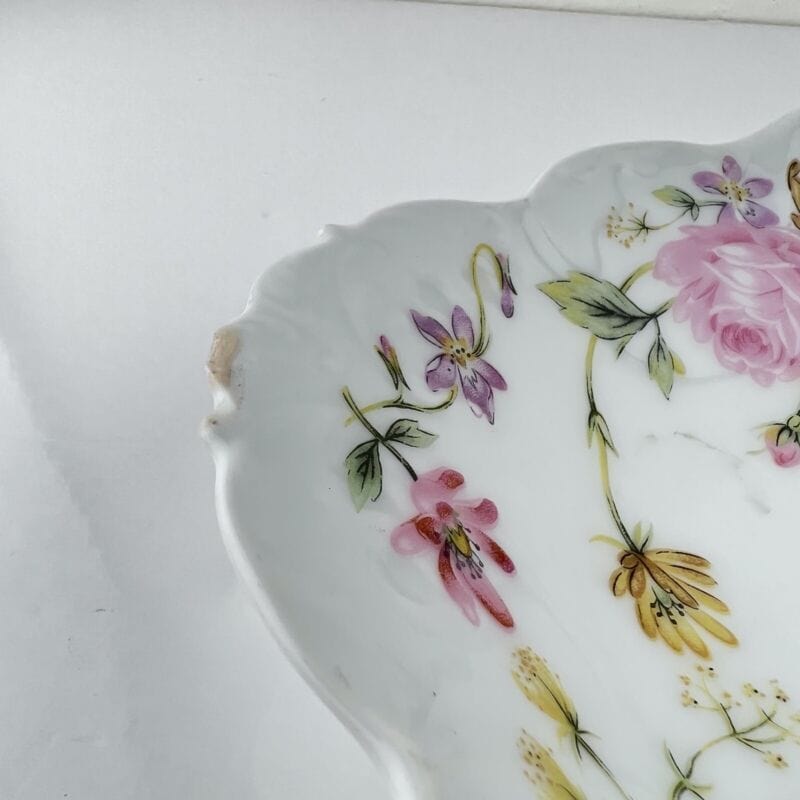 Piatto antico in porcellana bianca Limoges vecchio vassoio Fiori Rosa 1918 1929 Categoria  Piatti Vassoio