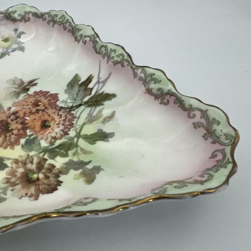 Piatto antico in porcellana centrotavola vassoio epoca 800 Royal Doulton Fiori Categoria  Piatti Vassoio