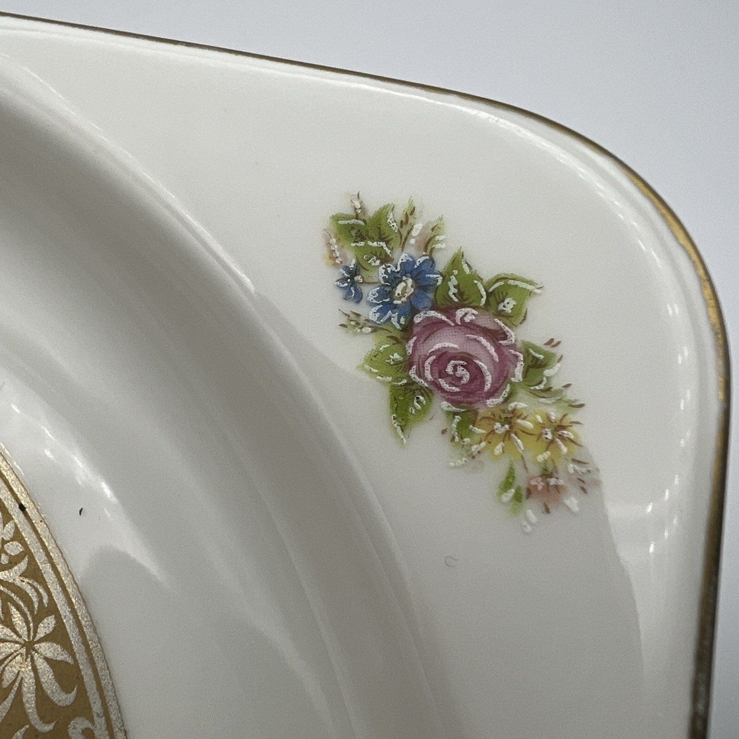 Piatto antico svuotatasche in ceramica Bavaria decorato con Fiori Rose ciotola Categoria  Piatti e Piattini
