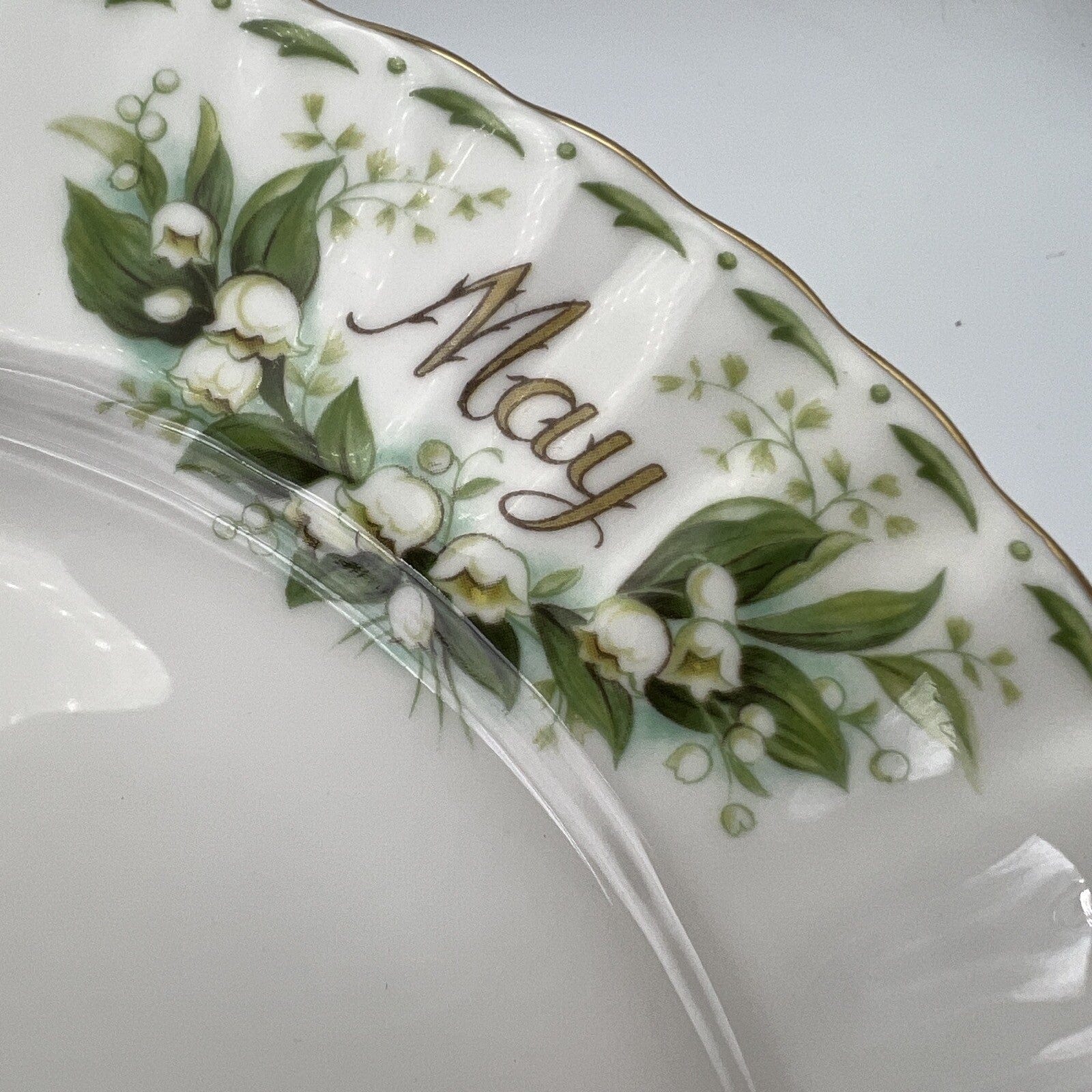 Piatto da dolce per frutta Royal Albert con mese Flower Of The Month MAGGIO Categoria  Servizio tazze - Tazze