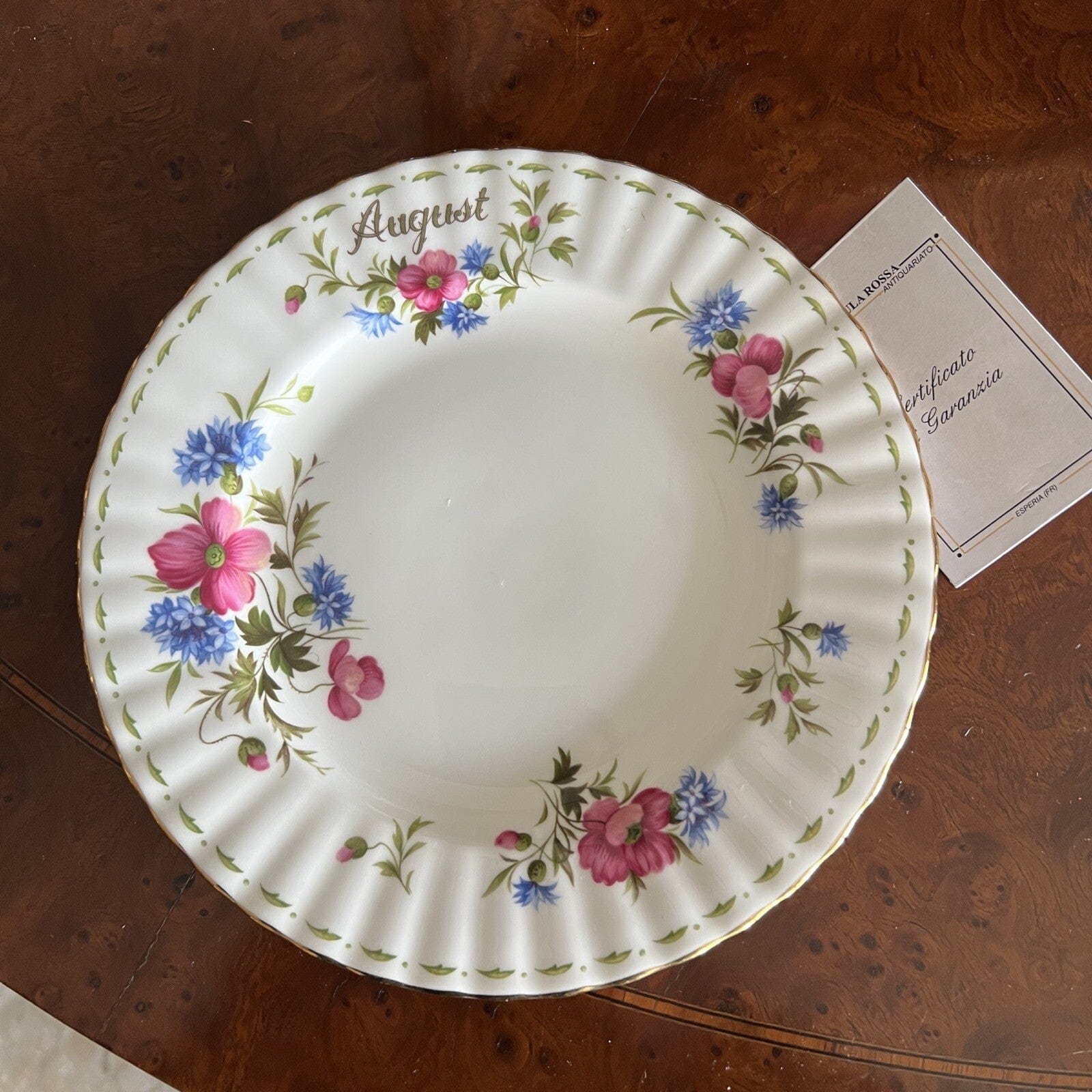 Piatto da dolce per frutta Royal Albert con mese Flower Of The Tè Month AGOSTO Categoria  Servizio tazze - Tazze