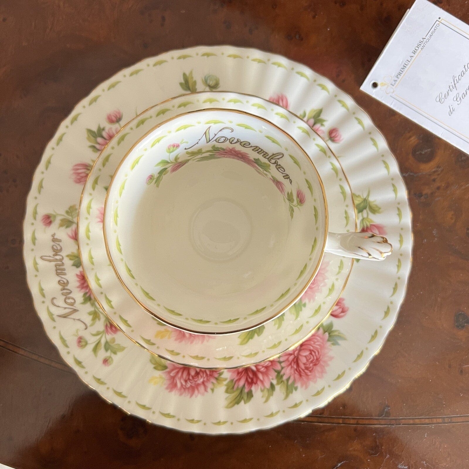 Piatto da dolce per frutta Royal Albert con mese Flower Of The Tè Month NOVEMBRE Categoria  Servizio tazze - Tazze