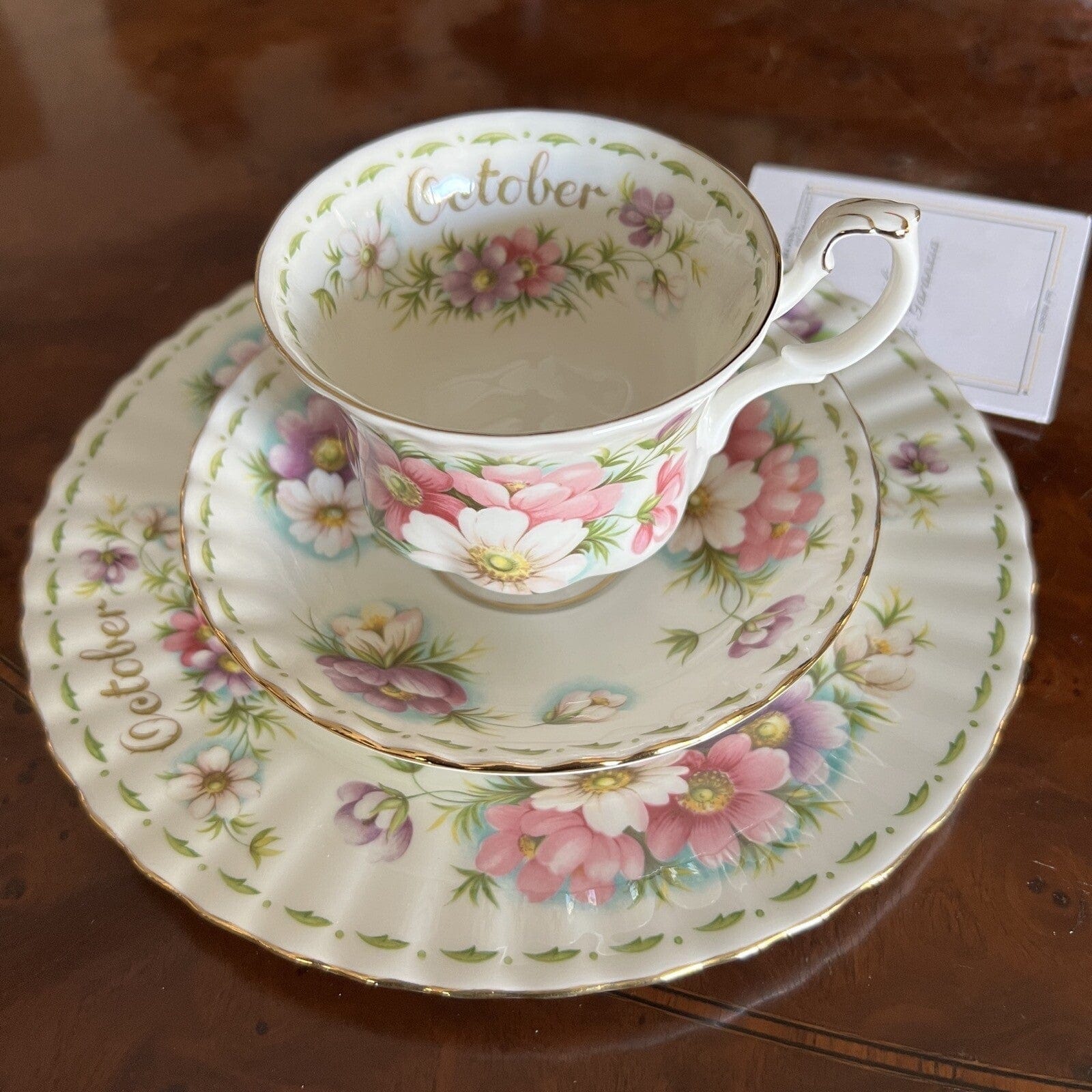Piatto da dolce per frutta Royal Albert con mese Flower Of The Tè Month OTTOBRE Categoria  Servizio tazze - Tazze