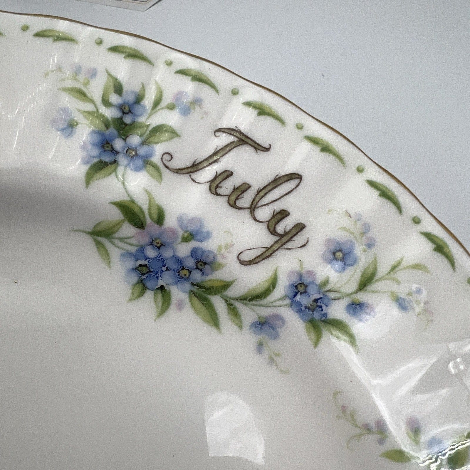 Piatto da dolce per frutta Royal Albert Mese di LUGLIO Flower Of The Tè Month 21 Categoria  Servizio tazze - Tazze