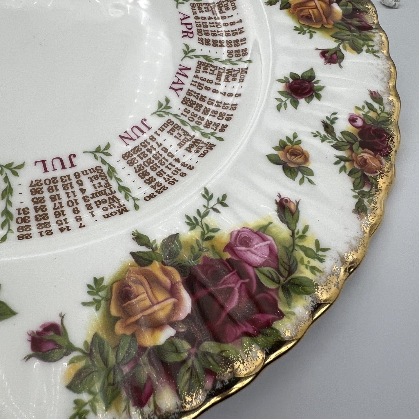 Piatto decorativo Caldario Anno 1980 Porcellana Royal Albert Old Country Roses Categoria  Piatti e Piattini