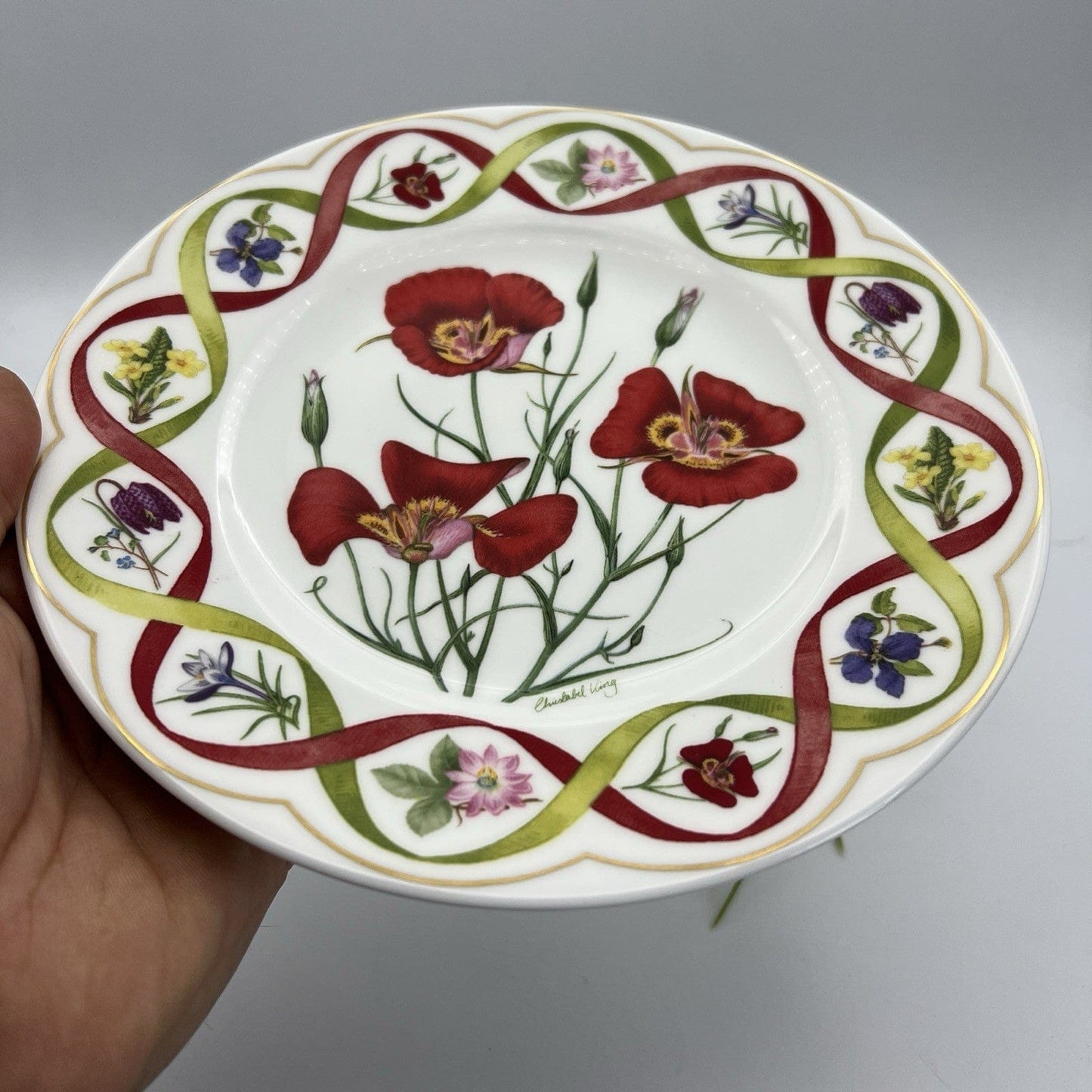 Piatto decorativo da collezione Porcellana Wedgwood Flower of Kew Fiori Papaveri Categoria  Piatti e Piattini