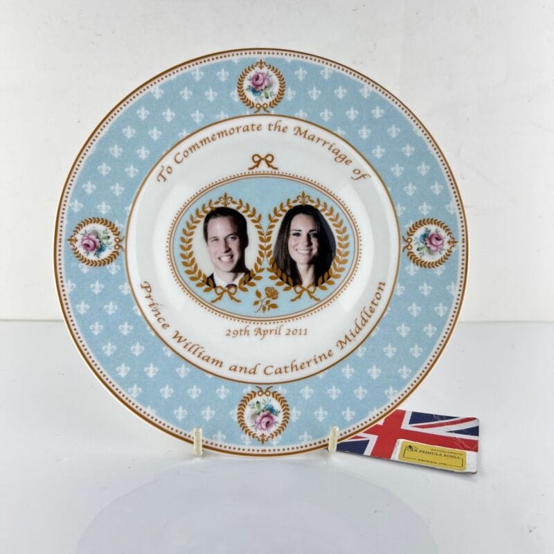 Piatto in porcellana Inglese da collezione Matrimonio Casa Reale William e Kate Categoria  Boccali