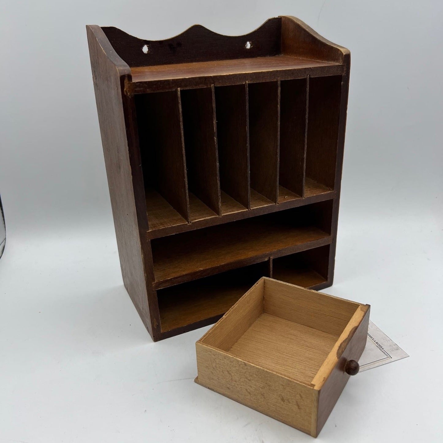 Piccola Mensola Schedario da Scrivania  Espositore da parete in legno vintage Categoria  Mensole
