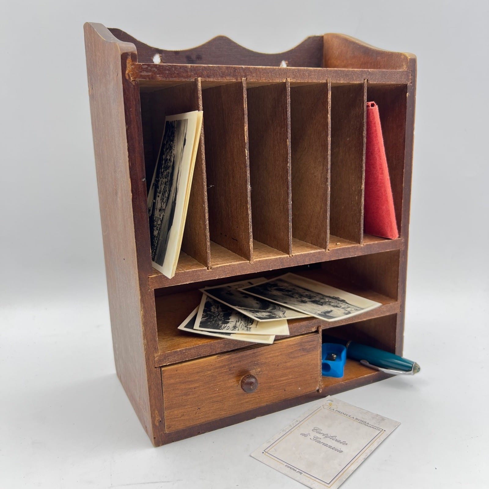 Piccola Mensola Schedario da Scrivania  Espositore da parete in legno vintage Categoria  Mensole