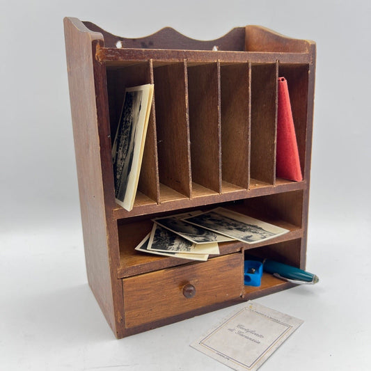 Piccola Mensola Schedario da Scrivania  Espositore da parete in legno vintage Categoria  Mensole
