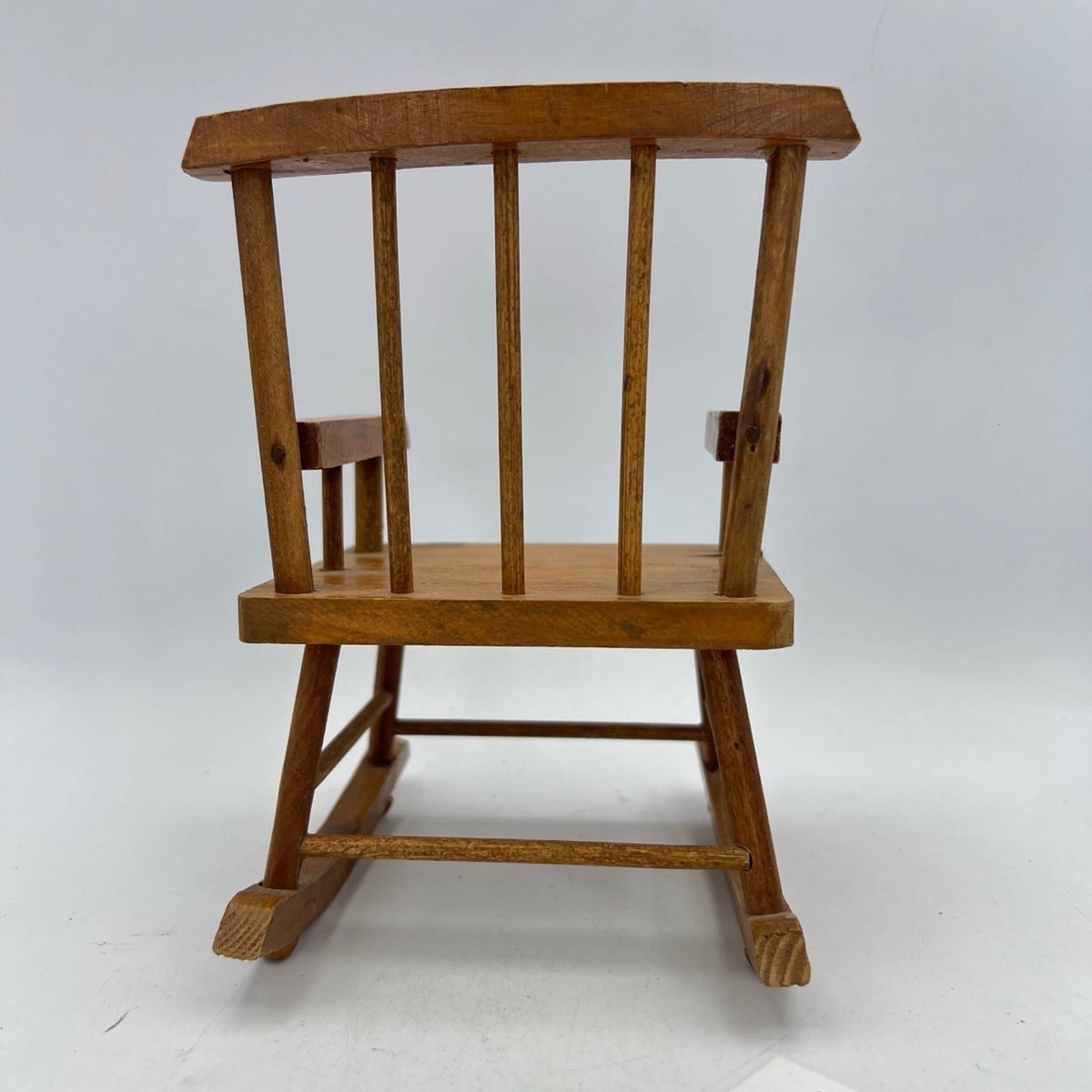 Piccola Sedia a dondolo in miniatura legno per casa delle bambole stile antica Categoria  Giocattoli vintage