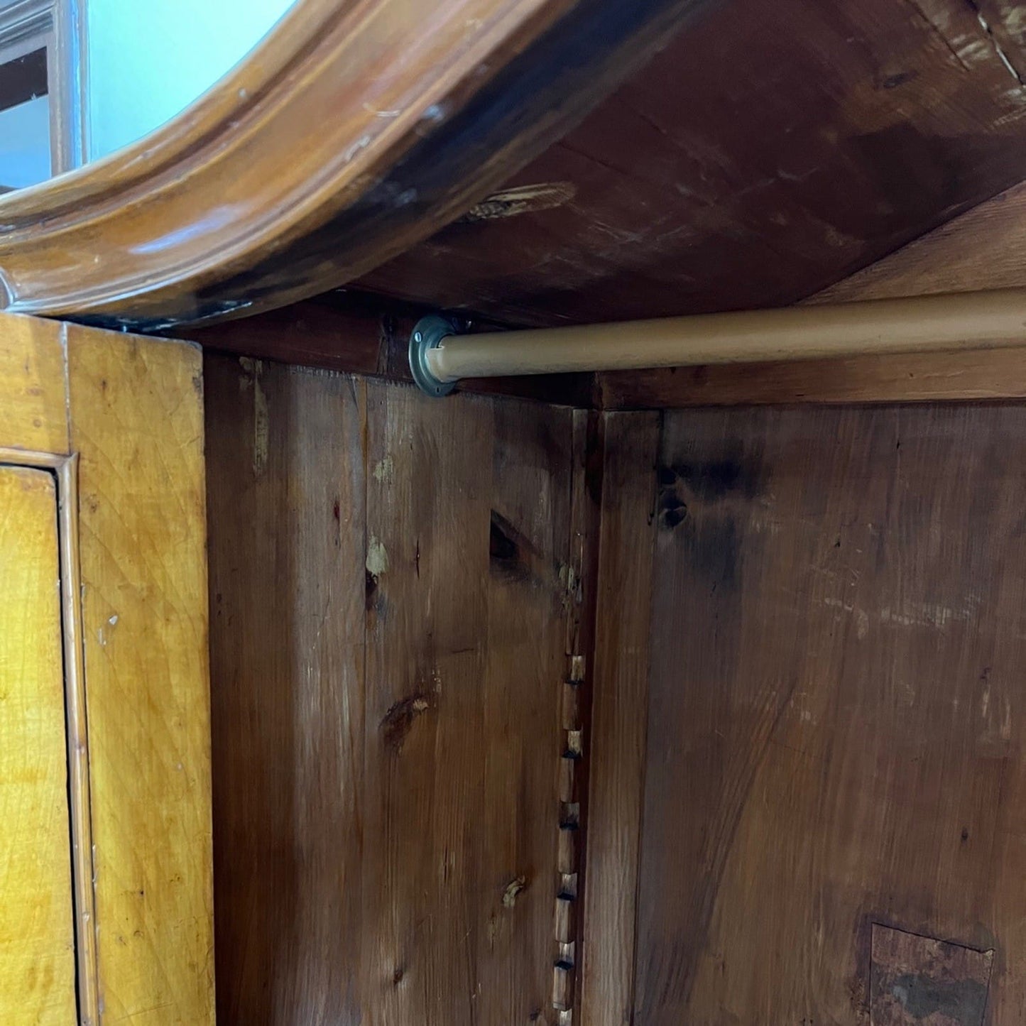 Piccolo Armadio guardaroba antico 2 ante armadietto epoca 800 in legno di noce Categoria  Servante - Servantini