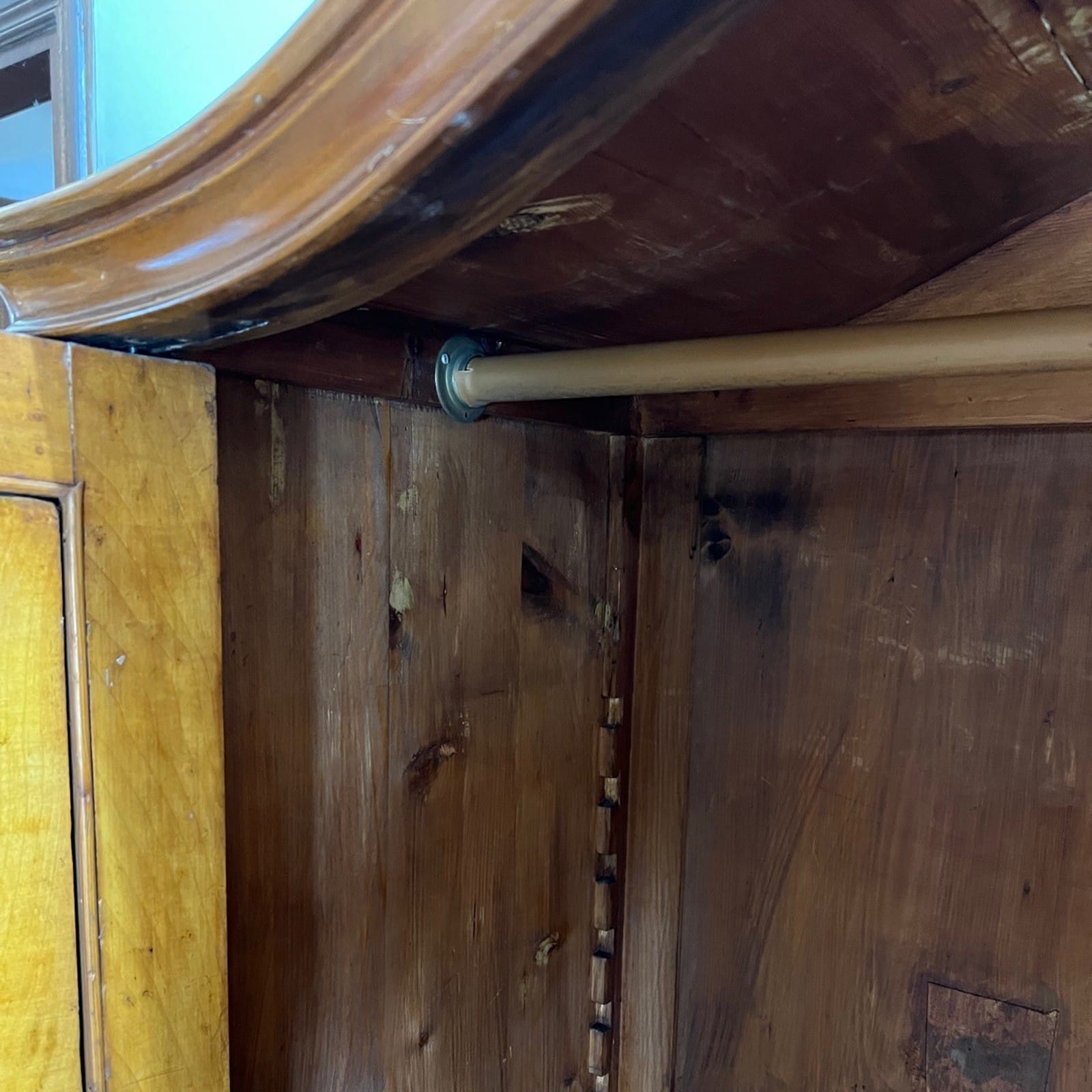 Piccolo Armadio guardaroba antico 2 ante armadietto epoca 800 in legno di noce Categoria  Servante - Servantini