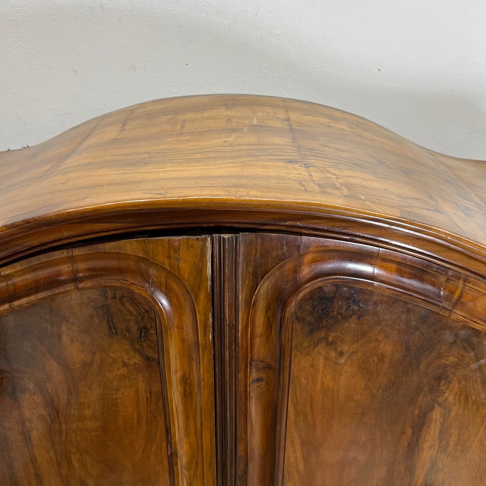 Piccolo Armadio guardaroba antico 2 ante armadietto epoca 800 in legno di noce Categoria  Servante - Servantini
