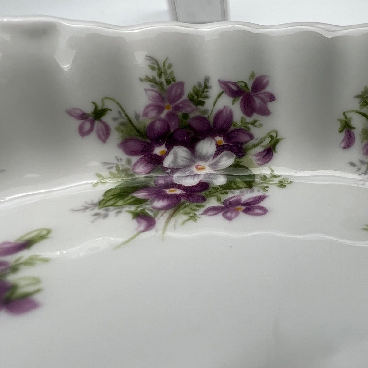 Piccolo Vassoio ovale piatto in porcellana Royal Albert Sweet Violets Violette Categoria  Piatti Vassoio