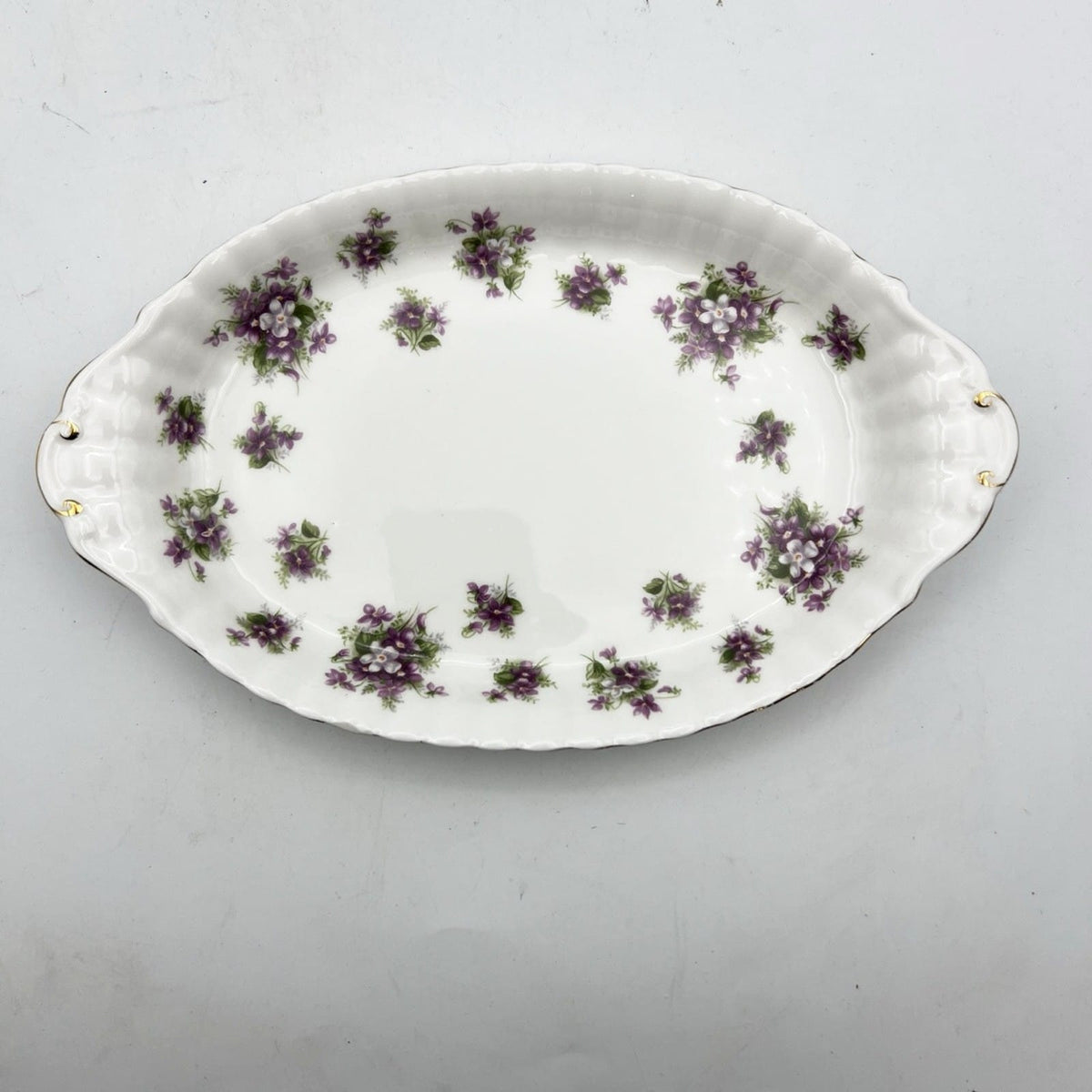 Piccolo Vassoio ovale piatto in porcellana Royal Albert Sweet Violets Violette Categoria  Piatti Vassoio