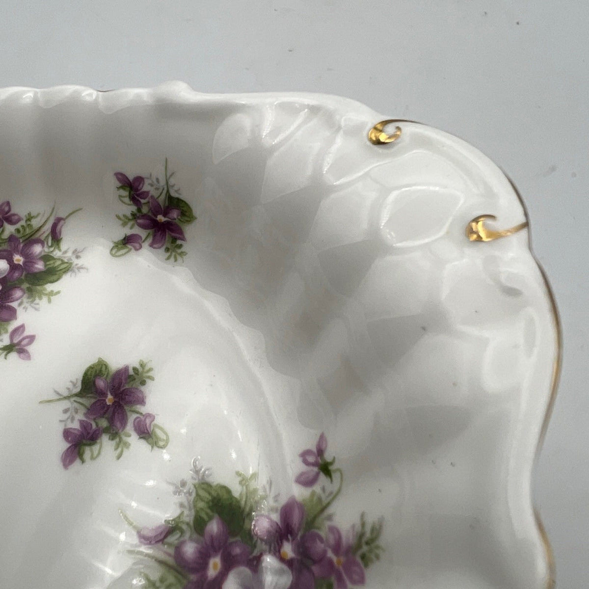 Piccolo Vassoio ovale piatto in porcellana Royal Albert Sweet Violets Violette Categoria  Piatti Vassoio