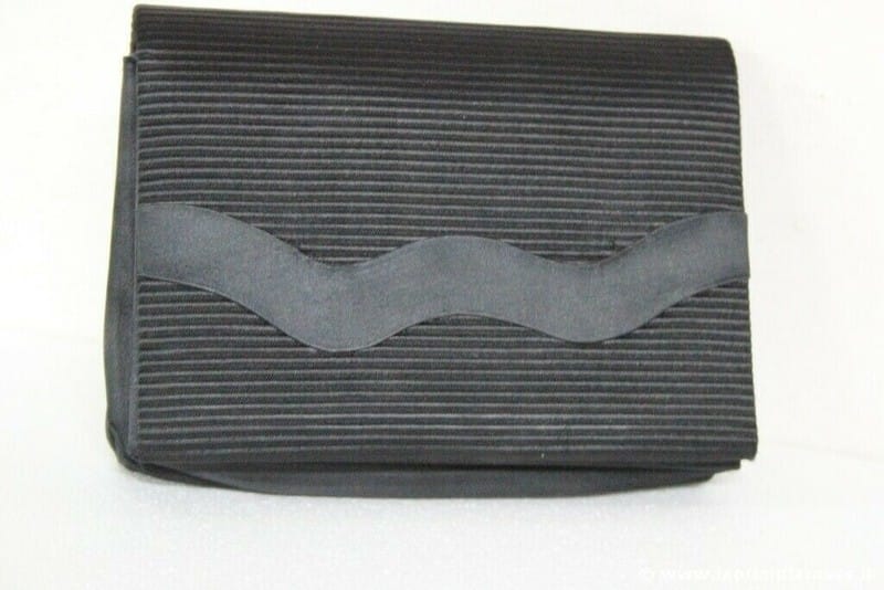 POCHETTE D'EPOCA IN STOFFA MADE IN ITALY CLUTCH VINTAGE IN RASO NERO Categoria  Borse Scialli & Foulard