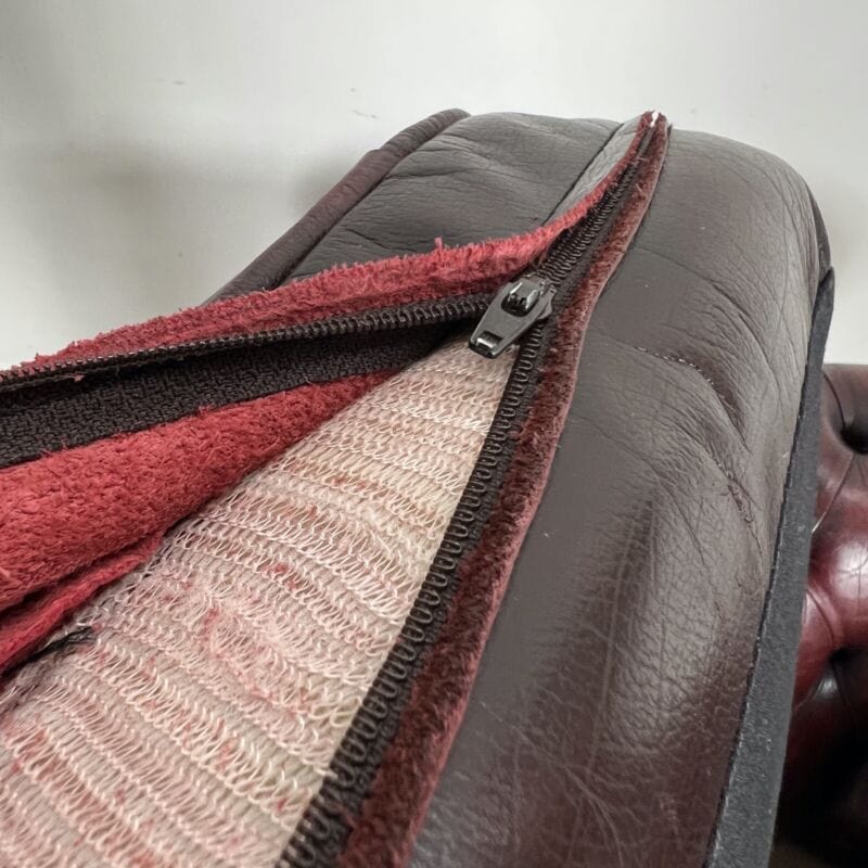 Poltrona in pelle Bordeaux inglese chesterfield chester originale vintage usata Categoria  Arredamento