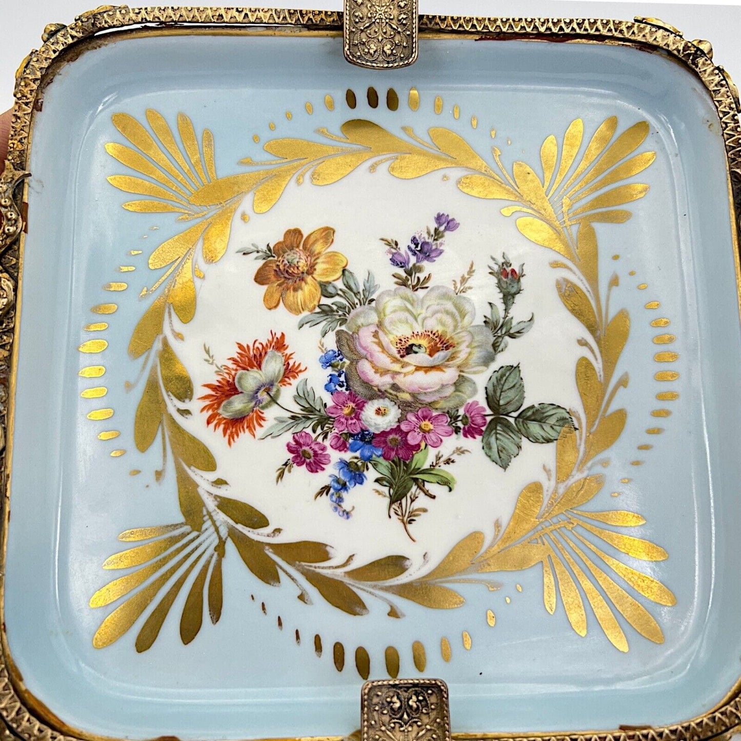 Portacenere piatto alzatina vintage antico in porcellana Limoges e ottone fiori Categoria  Oggetti per fumatori
