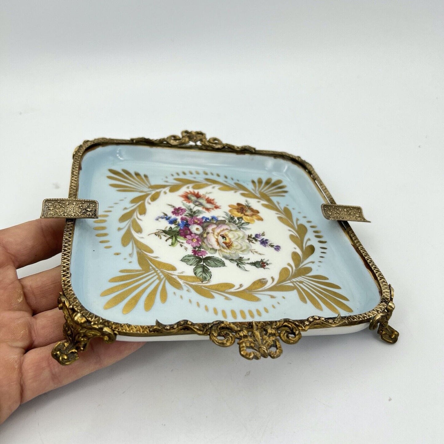 Portacenere piatto alzatina vintage antico in porcellana Limoges e ottone fiori Categoria  Oggetti per fumatori