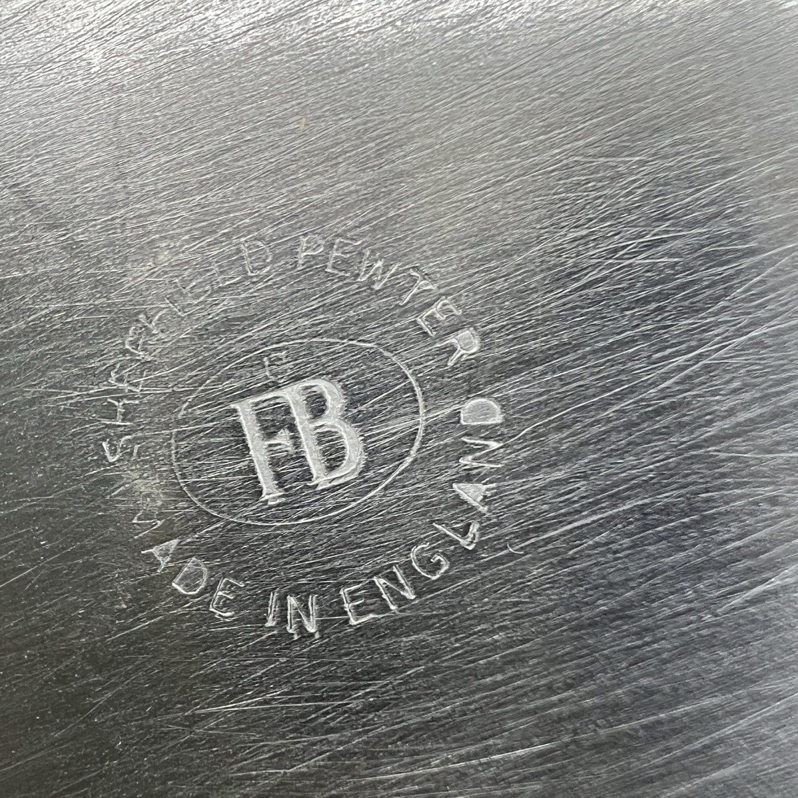 Portapenne da scrivania antico in metallo peltro boccale d'epoca 900 inglese XL Categoria  Sheffield & Argento