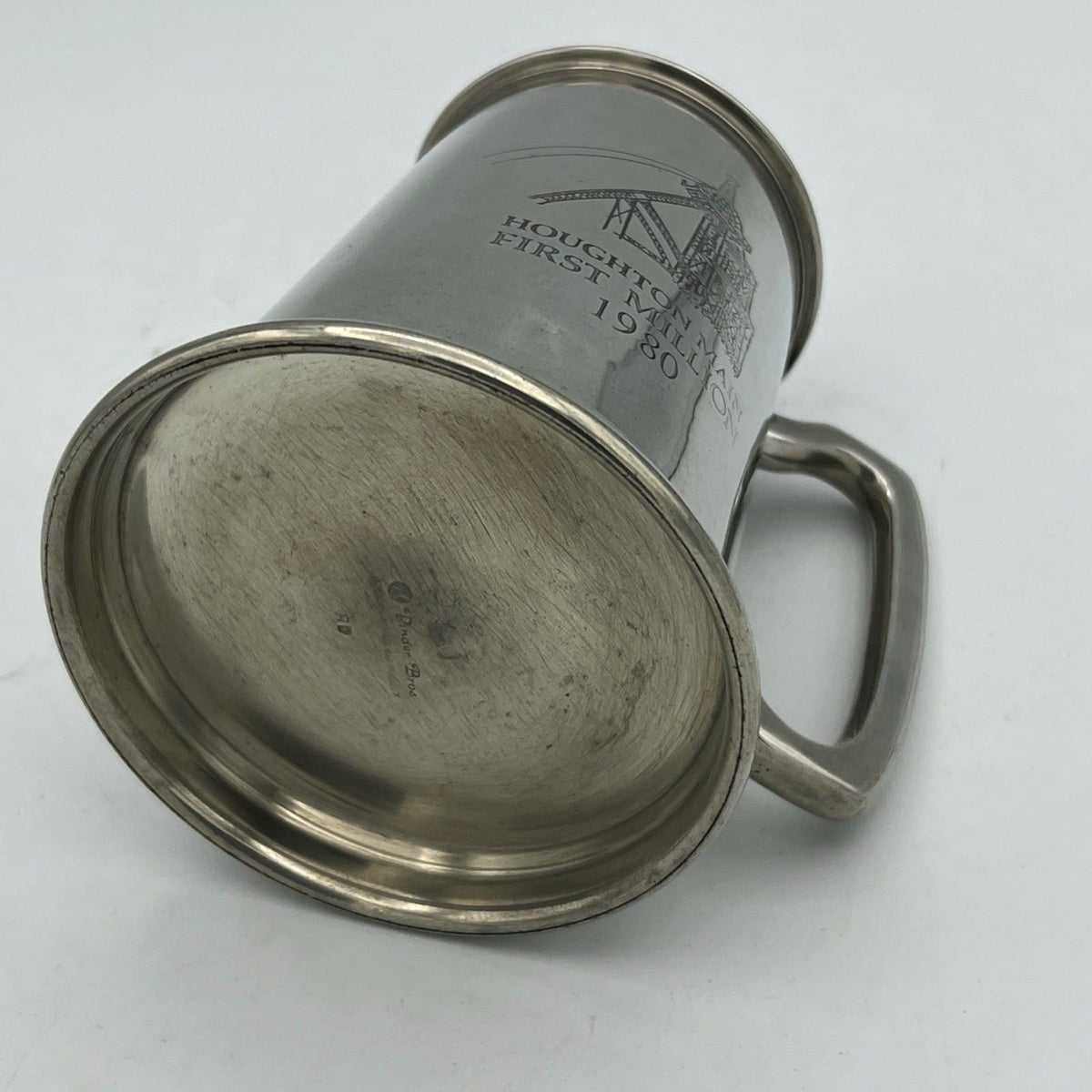 Portapenne da scrivania antico in metallo peltro boccale Sheffield 900 inglese X Categoria  Sheffield & Argento