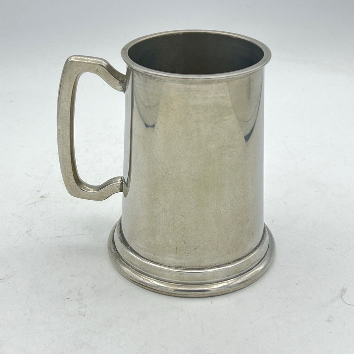 Portapenne da scrivania antico in metallo peltro boccale Sheffield 900 inglese X Categoria  Sheffield & Argento