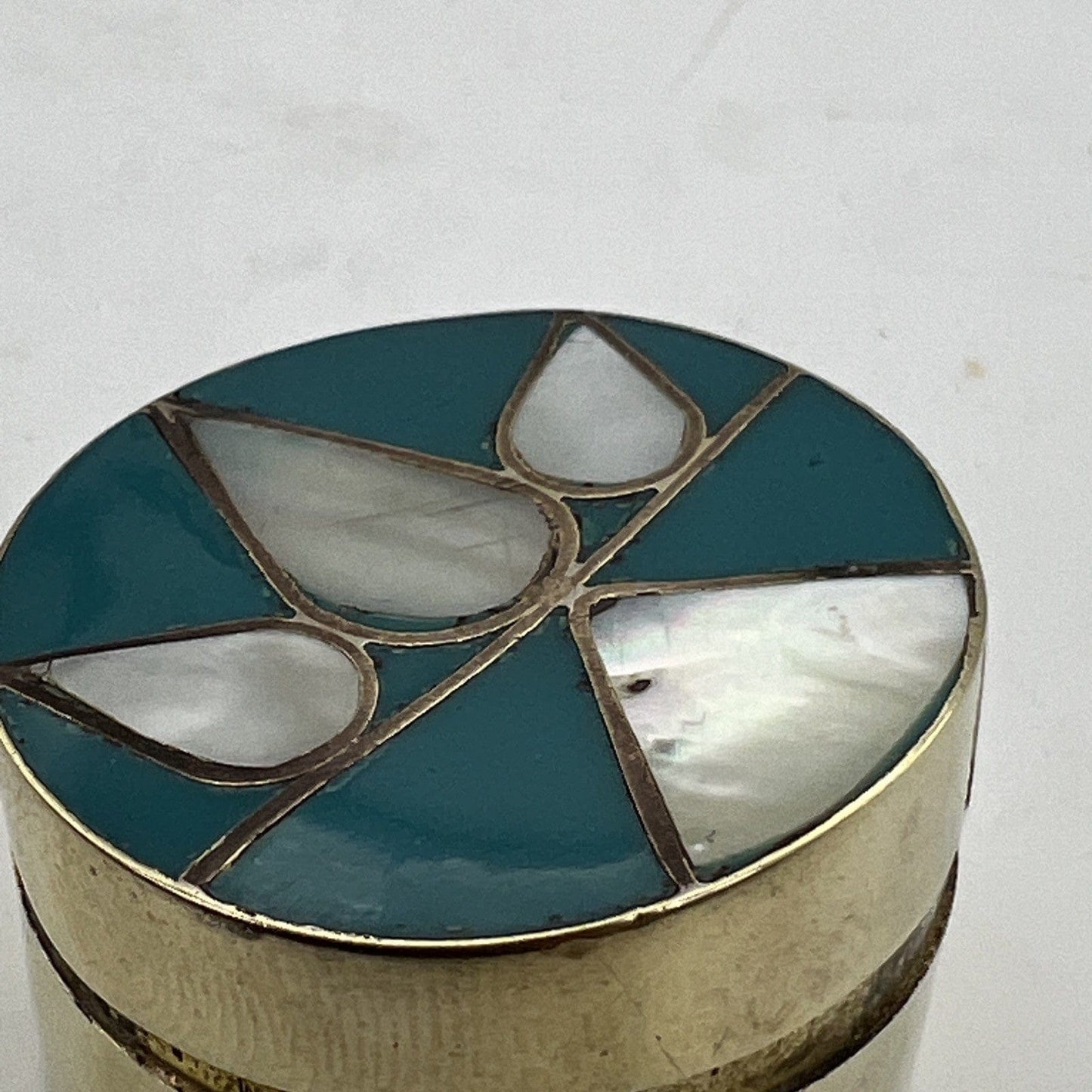 Portapillole Porta anello in Ottone lucido e Madreperla  Scatolina Vintage Categoria  Sheffield & Argento