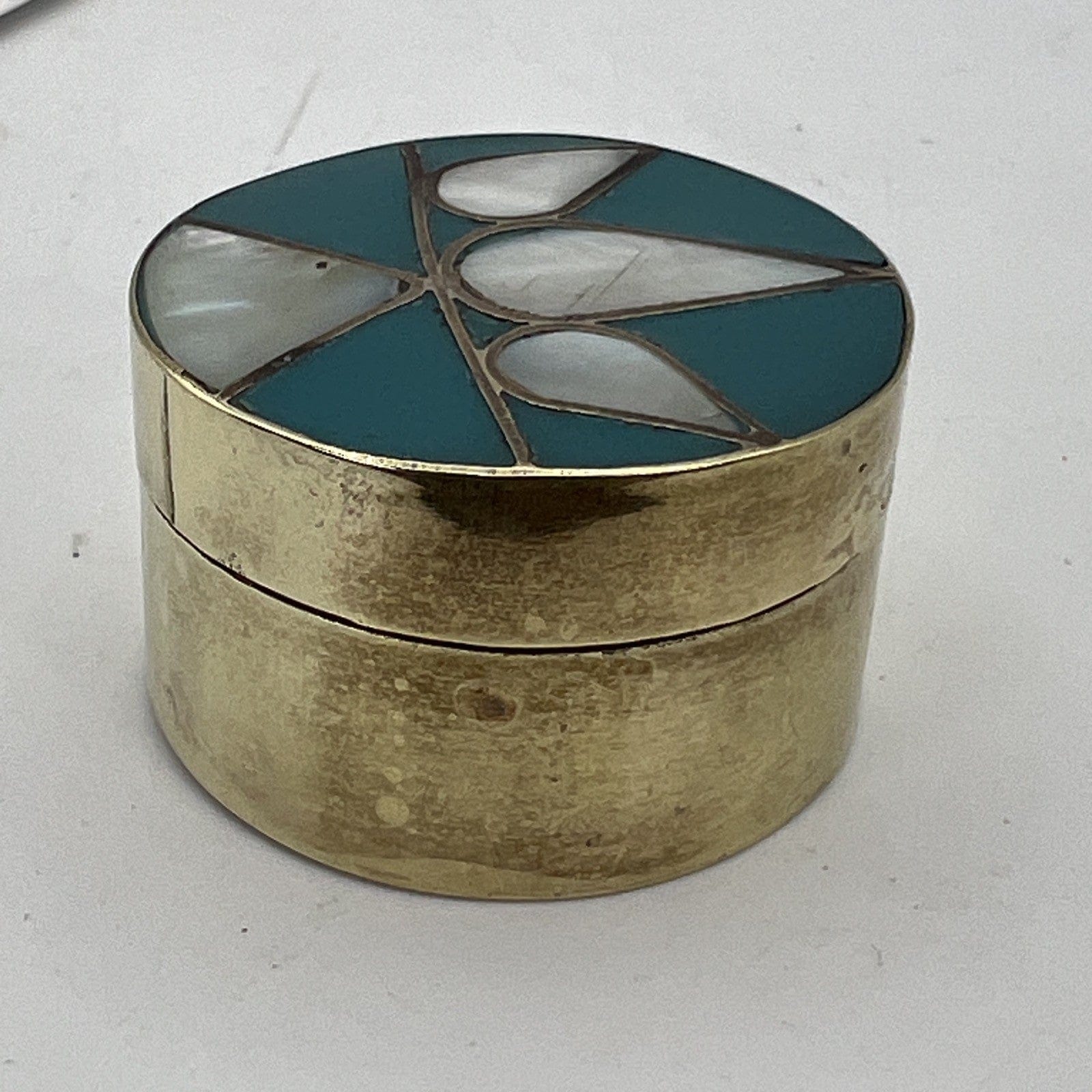 Portapillole Porta anello in Ottone lucido e Madreperla  Scatolina Vintage Categoria  Sheffield & Argento