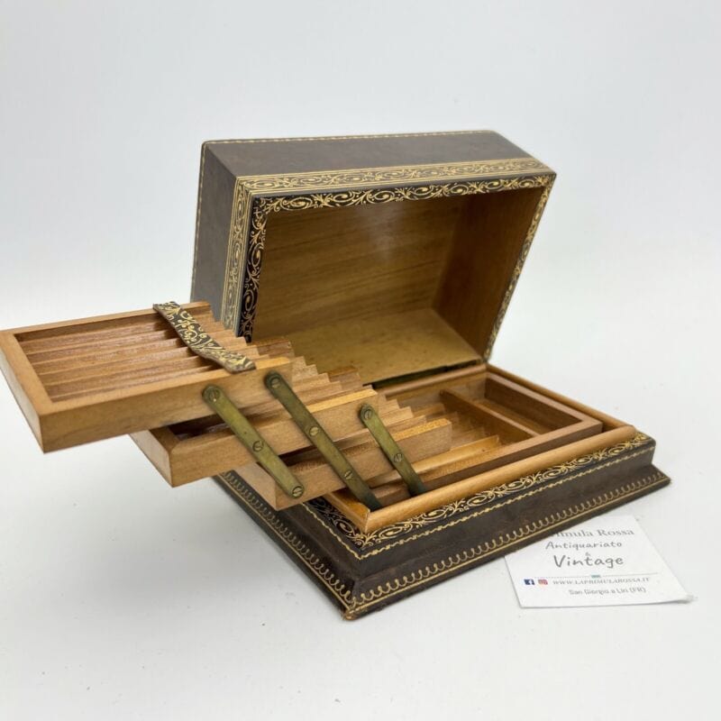 Portasigarette porta sigarette vintage in legno scatola pelle e oro stile antico Categoria  Oggetti per fumatori