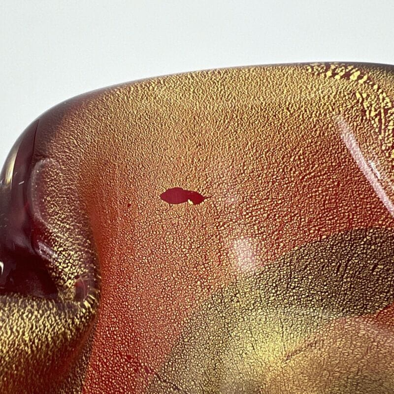Posacenere Portacenere vintage in Vetro di Murano Rosso Rubino e Oro Anni 70 Categoria  Vetri e Cristalli
