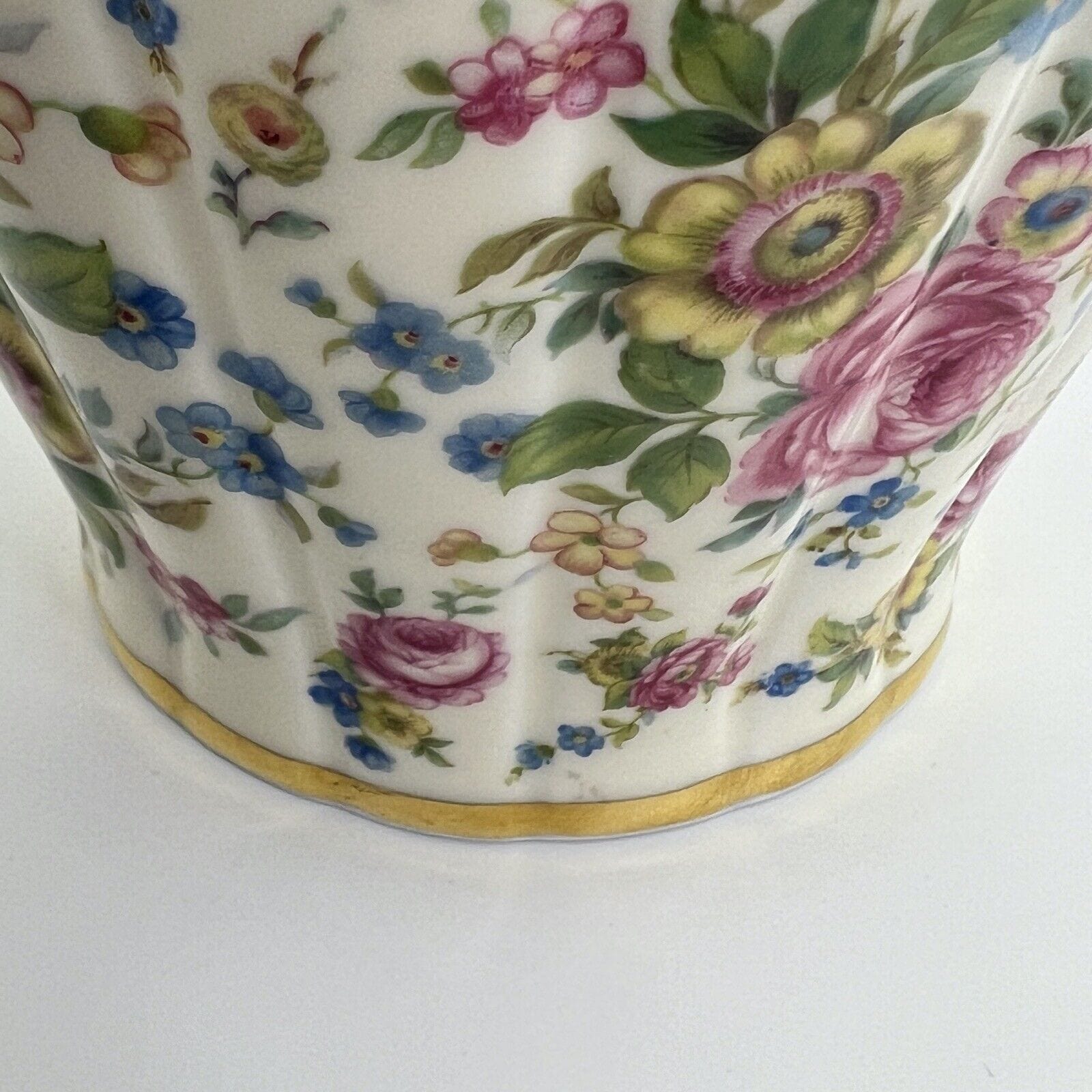 Potiche d'epoca in porcellana Bavaria vaso vintage decoro con rose fiori e oro Categoria  Vasi e Portafiori