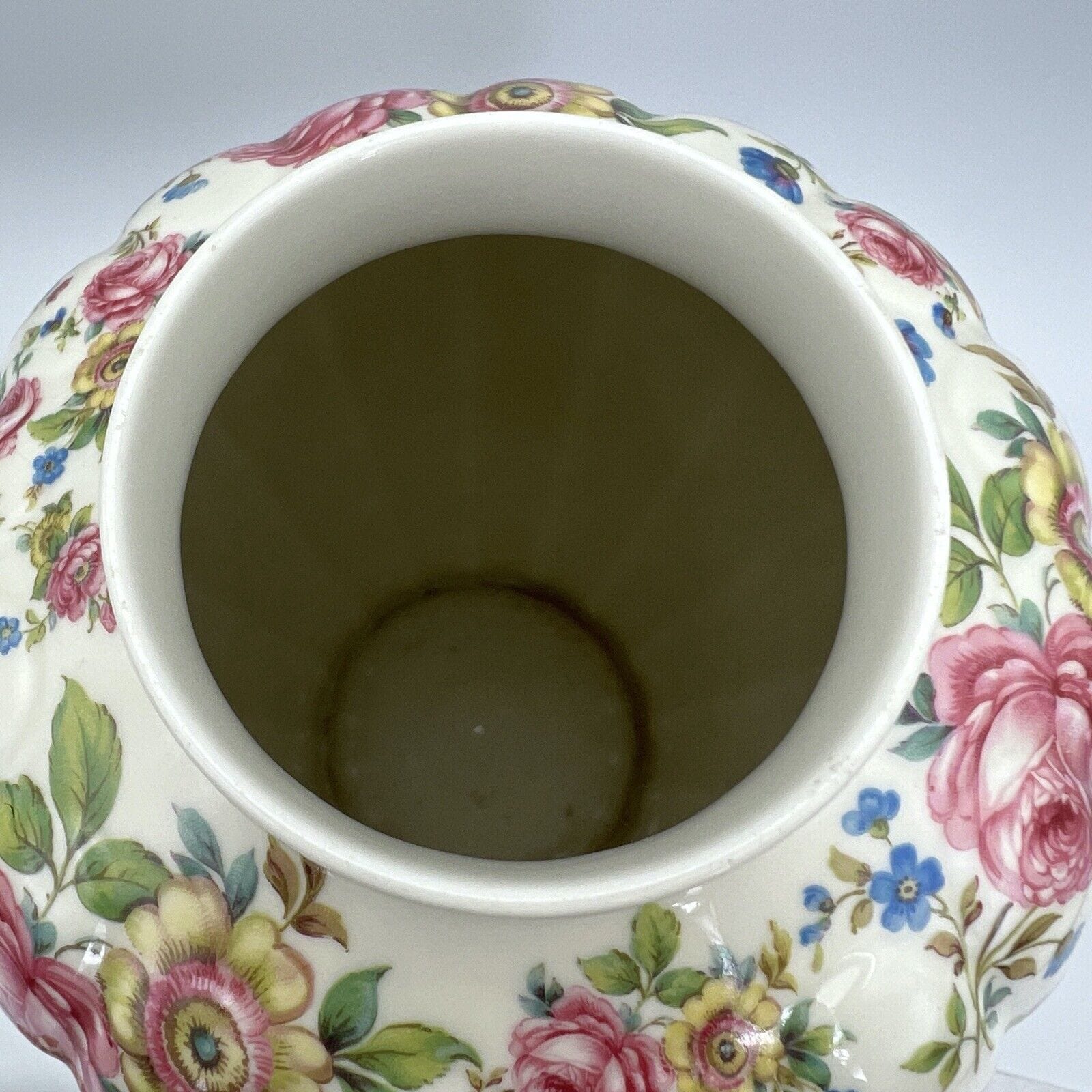 Potiche d'epoca in porcellana Bavaria vaso vintage decoro con rose fiori e oro Categoria  Vasi e Portafiori