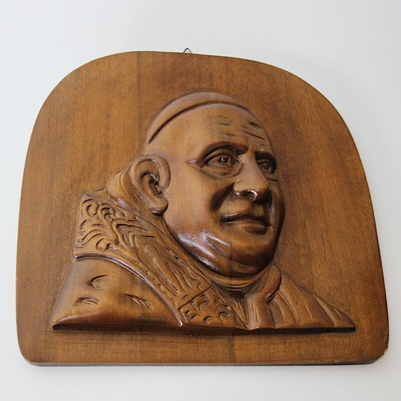 Quadro Capoletto Papa Giovanni XXIII antico scultura in legno capezzale vintage Categoria  Oggetti sacri - rosari