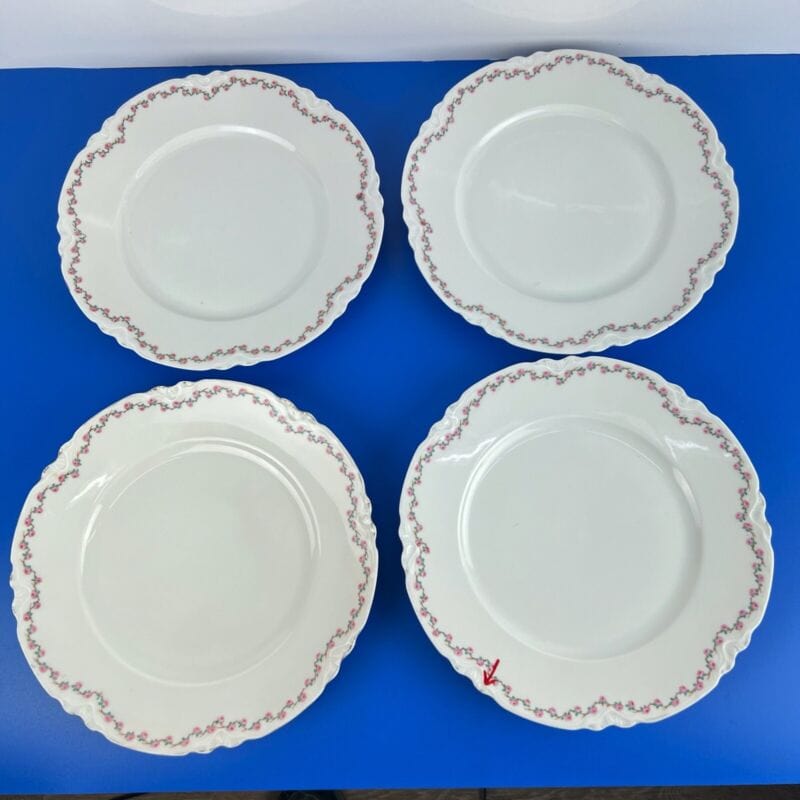 Richard Ginori Set di 4 piatti antichi bianchi servizio in porcellana anni 30 Categoria  Piatti e Piattini