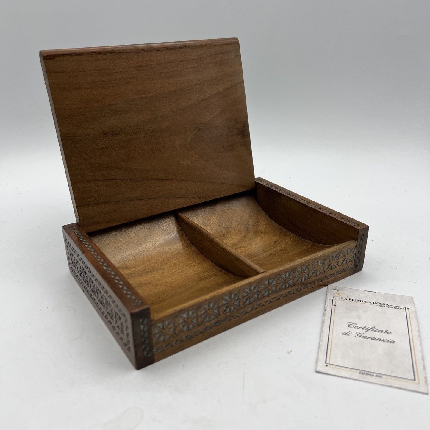 Scatola antica in legno cofanetto scrivania portasigarette porta oggetti Categoria  Scatole in legno