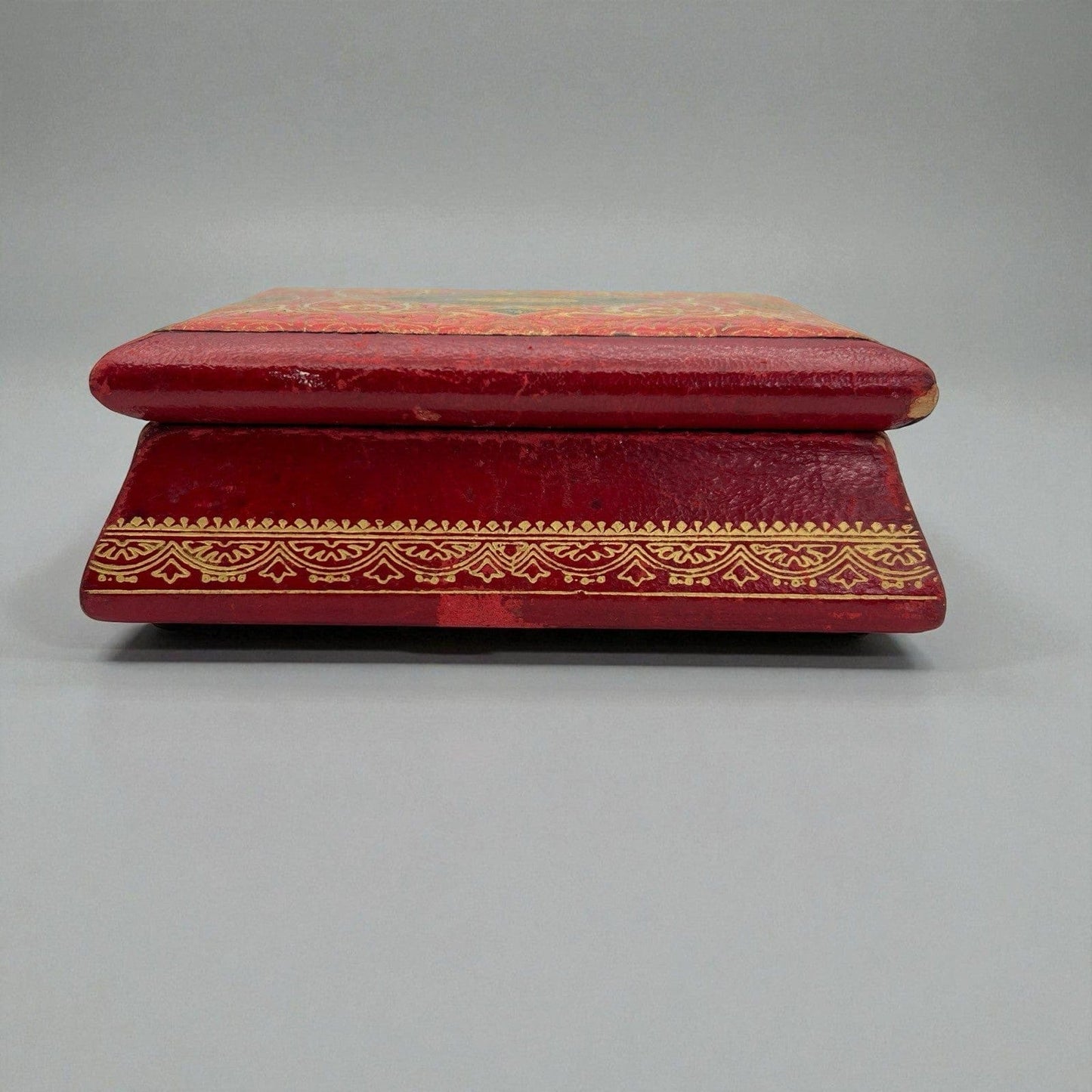 Scatola antica in pelle rossa da scrivania scatolina porta oggetti portagioie Categoria  Vari