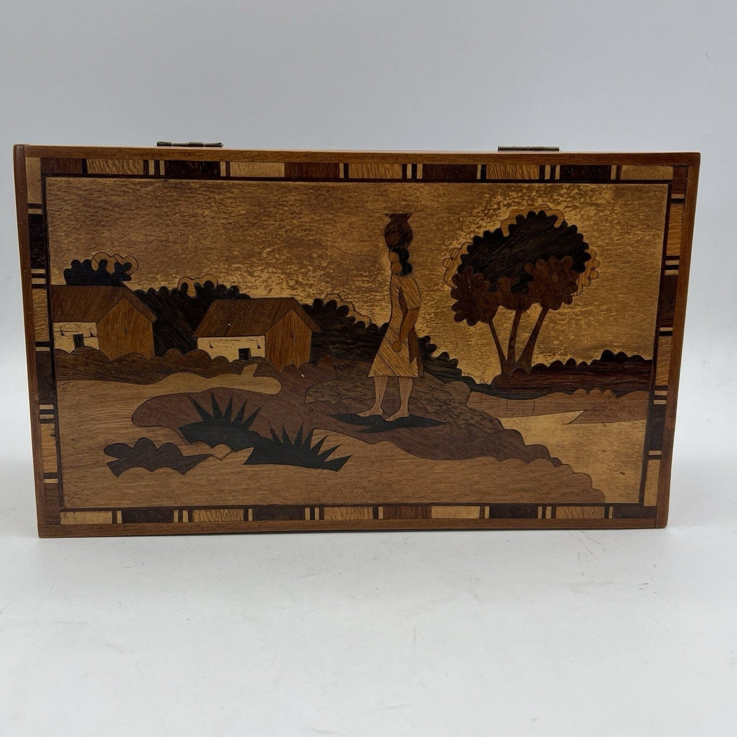 Scatola cofanetto antica in legno intarsiata portagioie oggetti per scrivania Categoria  Scatole in legno