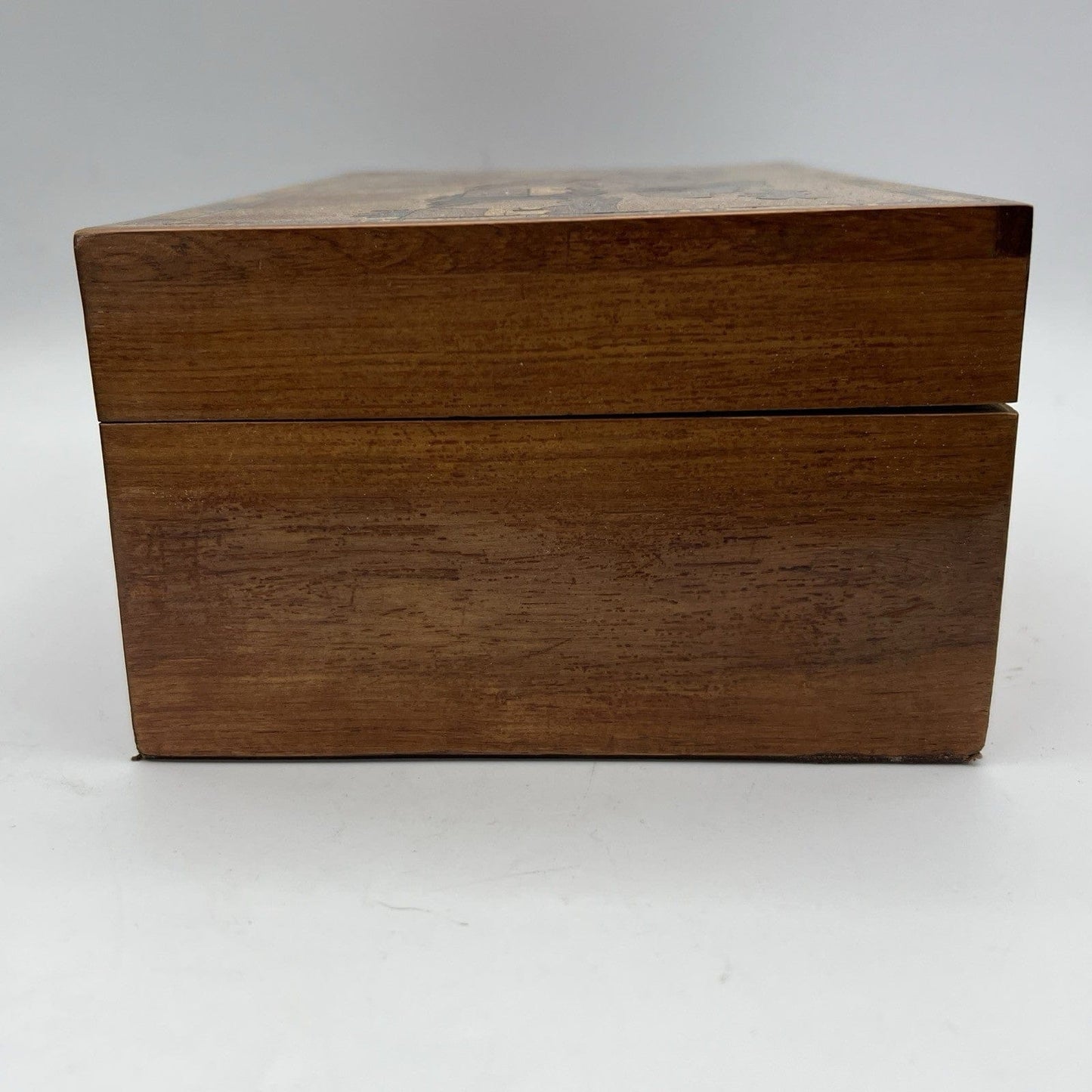 Scatola cofanetto antica in legno intarsiata portagioie oggetti per scrivania Categoria  Scatole in legno