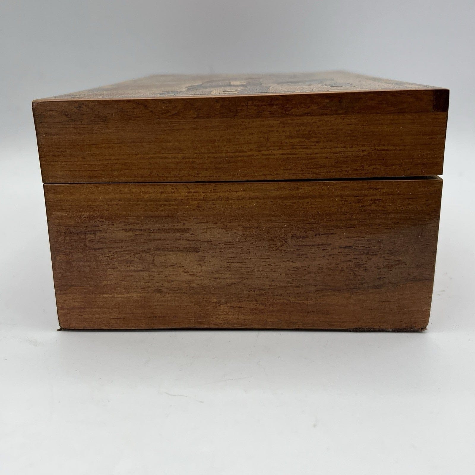 Scatola cofanetto antica in legno intarsiata portagioie oggetti per scrivania Categoria  Scatole in legno