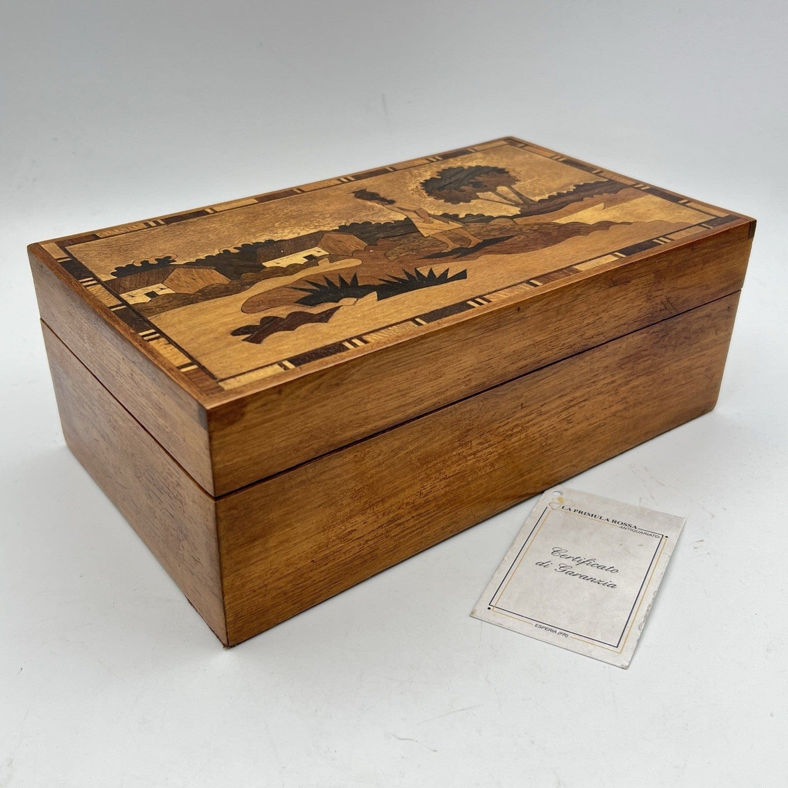 Scatola cofanetto antica in legno intarsiata portagioie oggetti per scrivania Categoria  Scatole in legno